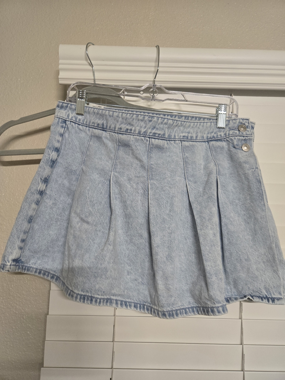 Light Wash Pleated Denim Mini Skort - Blue